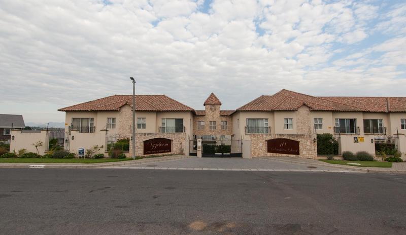 To Let 2 Bedroom Property for Rent in Sonstraal Western Cape